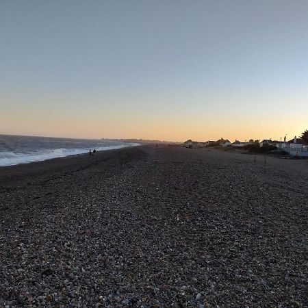 Superior 6 Berth Holiday Home In Suffolk Saxmundham Exteriér fotografie